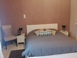 1 bedroom, free WiFi, bed sheets
