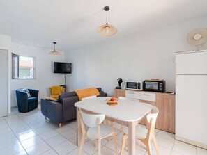 Interior - Duplex in Saint-Pierre-La-Mer - Parking, 2 Bedrooms, Terrace (Fleury-Saint-Pierre-la-Mer)