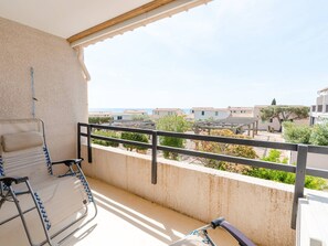 Property grounds - Duplex in Saint-Pierre-La-Mer - Parking, 2 Bedrooms, Terrace (Fleury-Saint-Pierre-la-Mer)