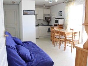 Interior - Apartment near sea with private parking, quick beach access (Fort-Mahon-Plage)