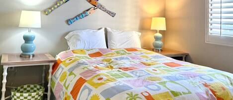 3 makuuhuonetta, silitysrauta/-lauta, ilmainen Wi-Fi, vuodevaatteet