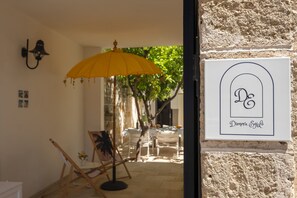 Exterior detail - Apartment 'Dimora Egilò - Violet' with Private Terrace, Wi-Fi and Air Conditioning (Nardò)