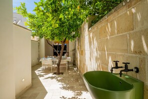 Outdoor dining - Apartment 'Dimora Egilò - Violet' with Private Terrace, Wi-Fi and Air Conditioning (Nardò)