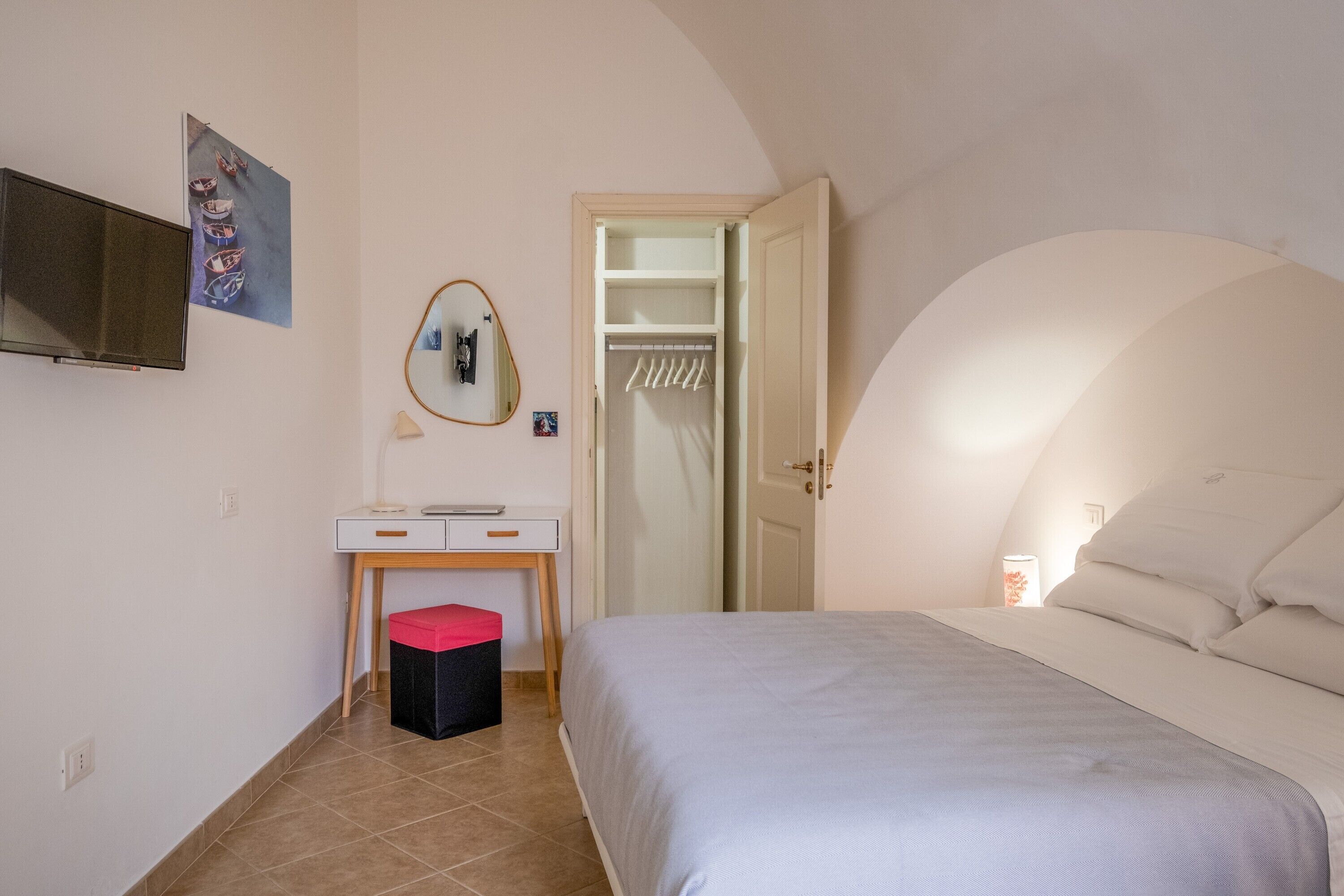 1 camera, ferro/asse da stiro, Wi-Fi, lenzuola