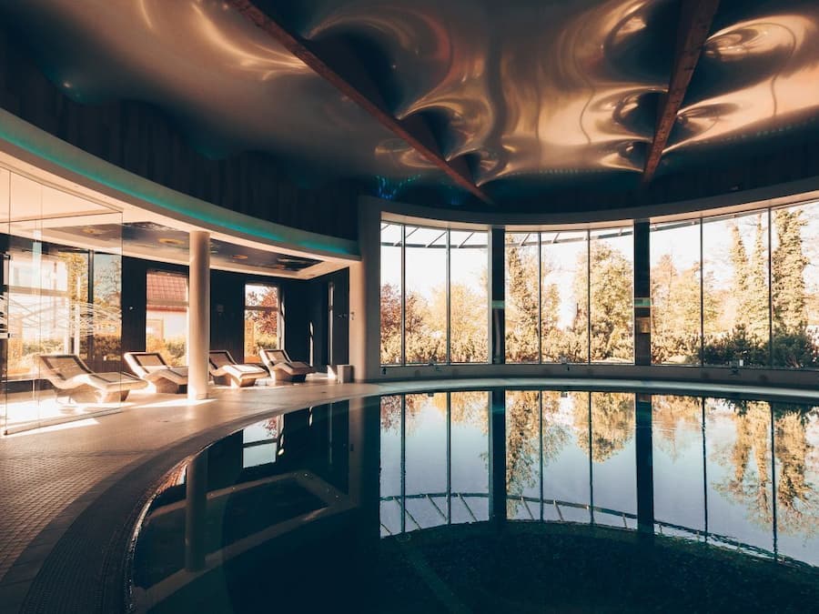 2 indoor pools
