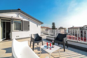 Terrace/patio - Double room with terrace view of the sea of Naples (Napoli)