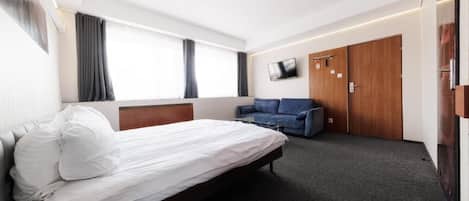 Superior Quadruple Room, 1 Queen Bed with Sofa bed | Desk, free WiFi