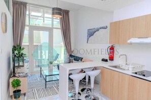 Apartment, Balcony | Interior - Bloomfields Adorable 1BR in Oasis Ma (Abu Dhabi)