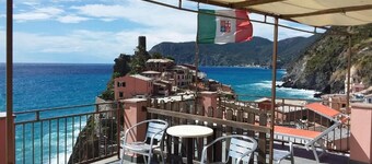 아피타카메레 엘리사베타  