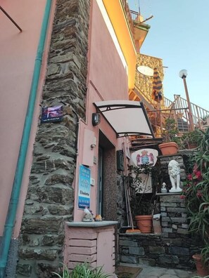 Exterior detail - Affittacamere Elisabetta  (Vernazza)