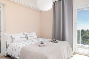 Schreibtisch, Bügeleisen/Bügelbrett, Reisekinderbett, kostenloses WLAN
