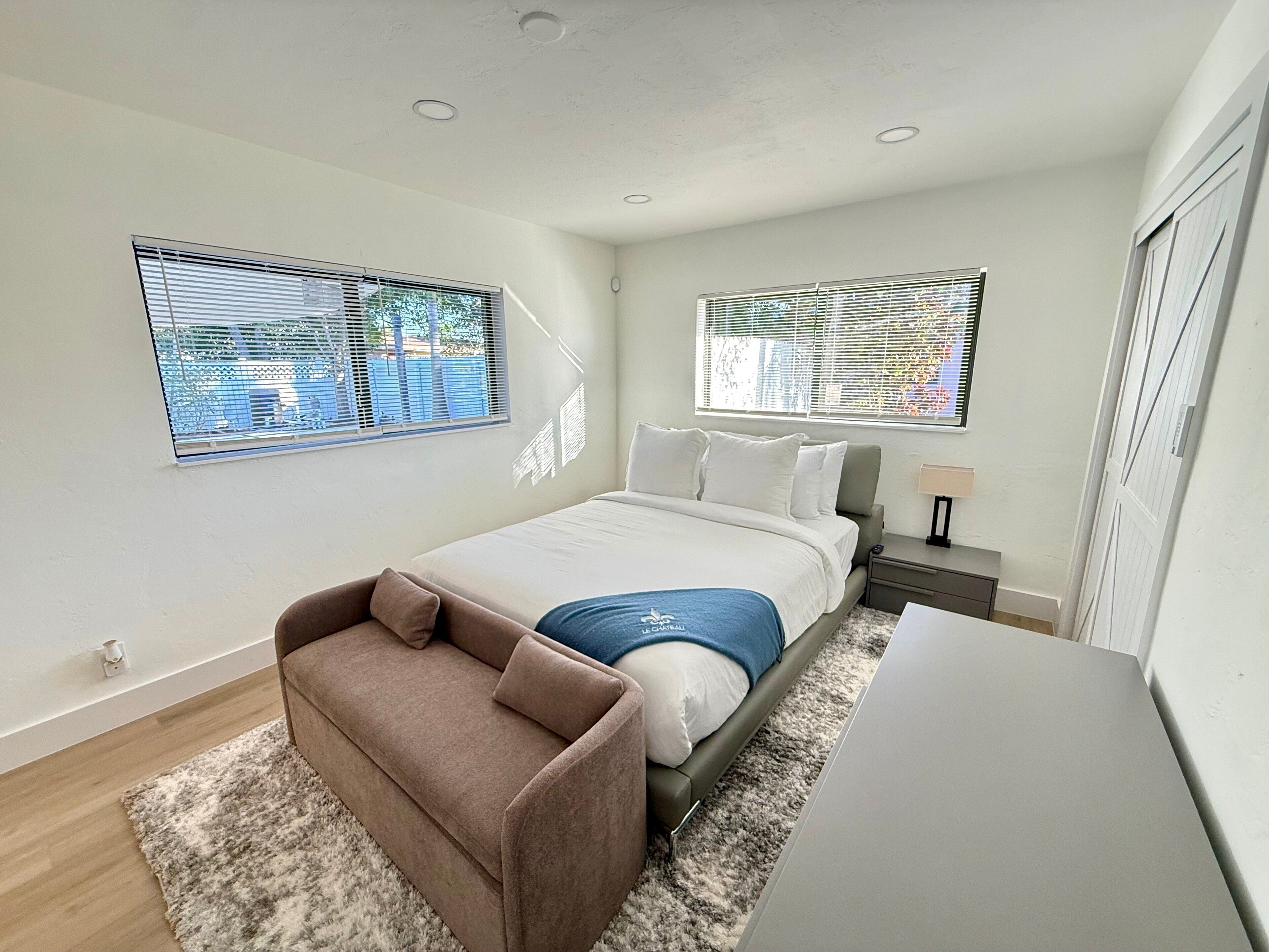 3 chambres, fer et planche à repasser, Wi-Fi gratuit, draps fournis