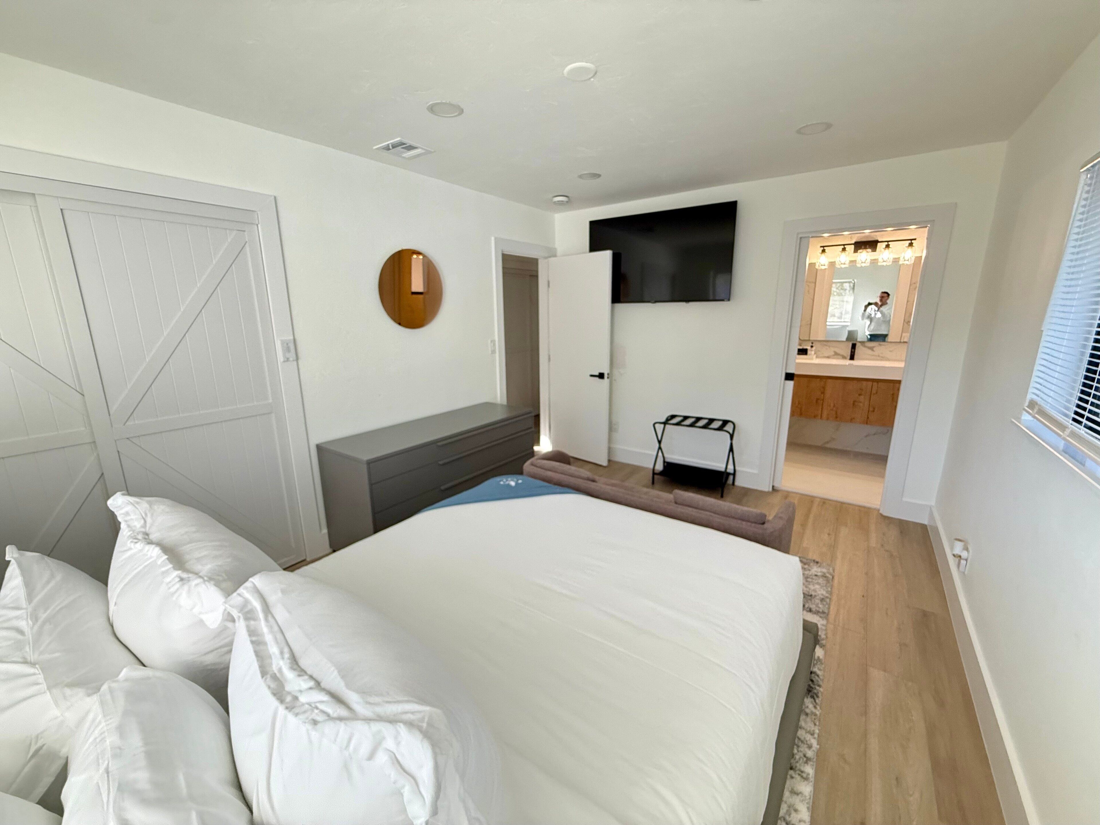 3 bedrooms, iron/ironing board, free WiFi, bed sheets