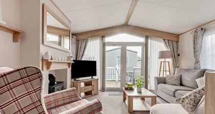 Vivian Lodge 2 Bedroom New Forest Holiday Home