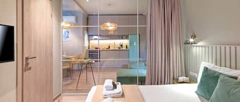 Desk, laptop workspace, free WiFi