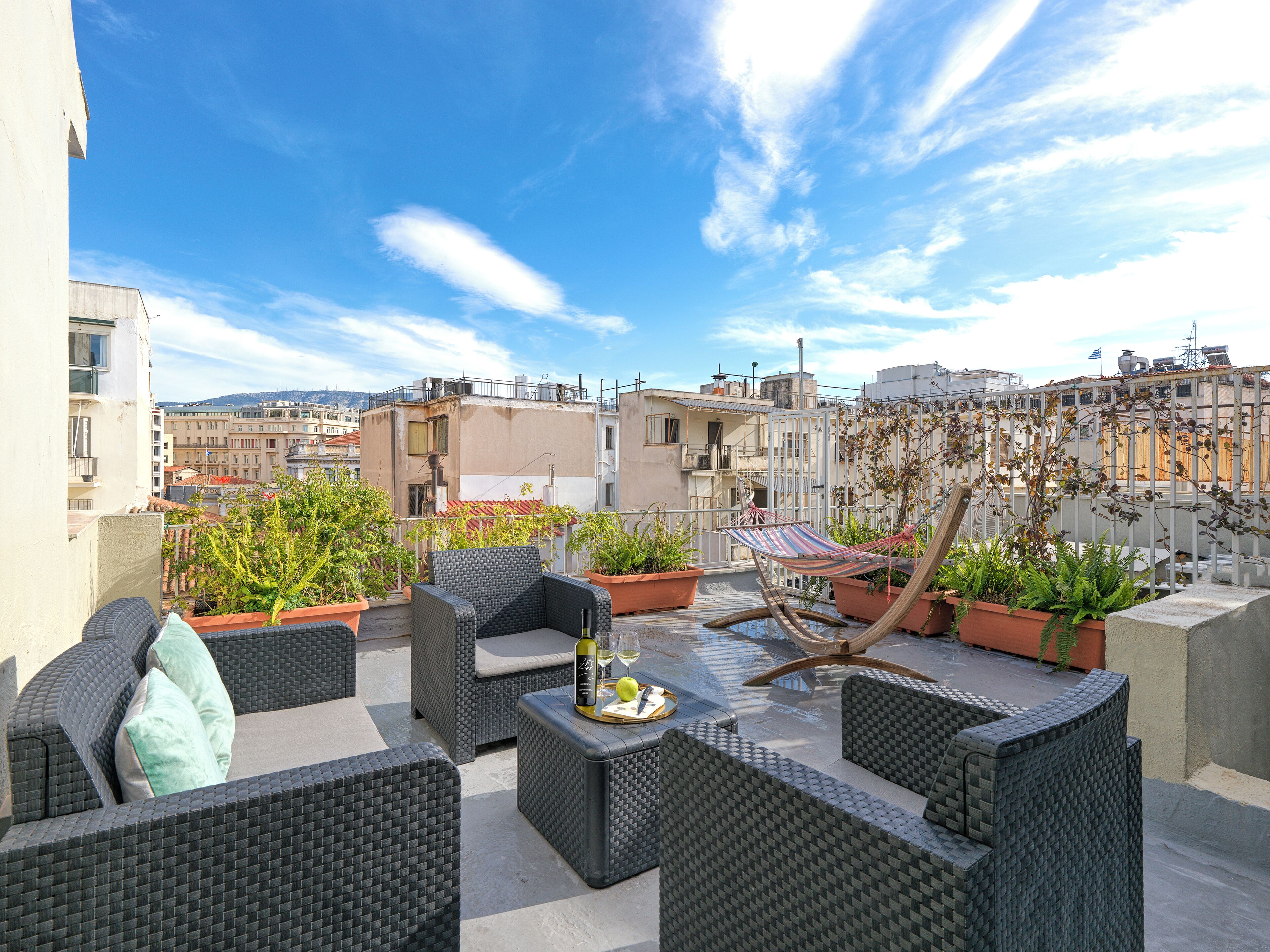 Apartamento Deluxe, 2 habitaciones, vistas a la ciudad | Terraza o patio