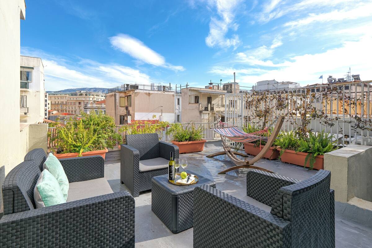 Deluxe Apartment, 2 Bedrooms, City View | Terrace/patio