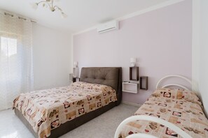 2 bedrooms, bed sheets