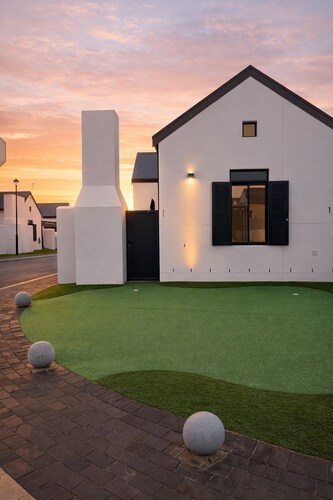 Stylish 2-Bedroom House in Secure Estate | Ideal for Families