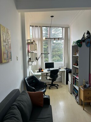 Interior - Apartment in Ipanema, close to Copacabana, the subway, the beach, markets, squares, and bars. (Rio de Janeiro)