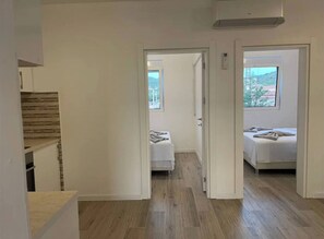 2 bedrooms, iron/ironing board, free WiFi - Villa Roki  - Apartment 1 Gardenview (Bar)
