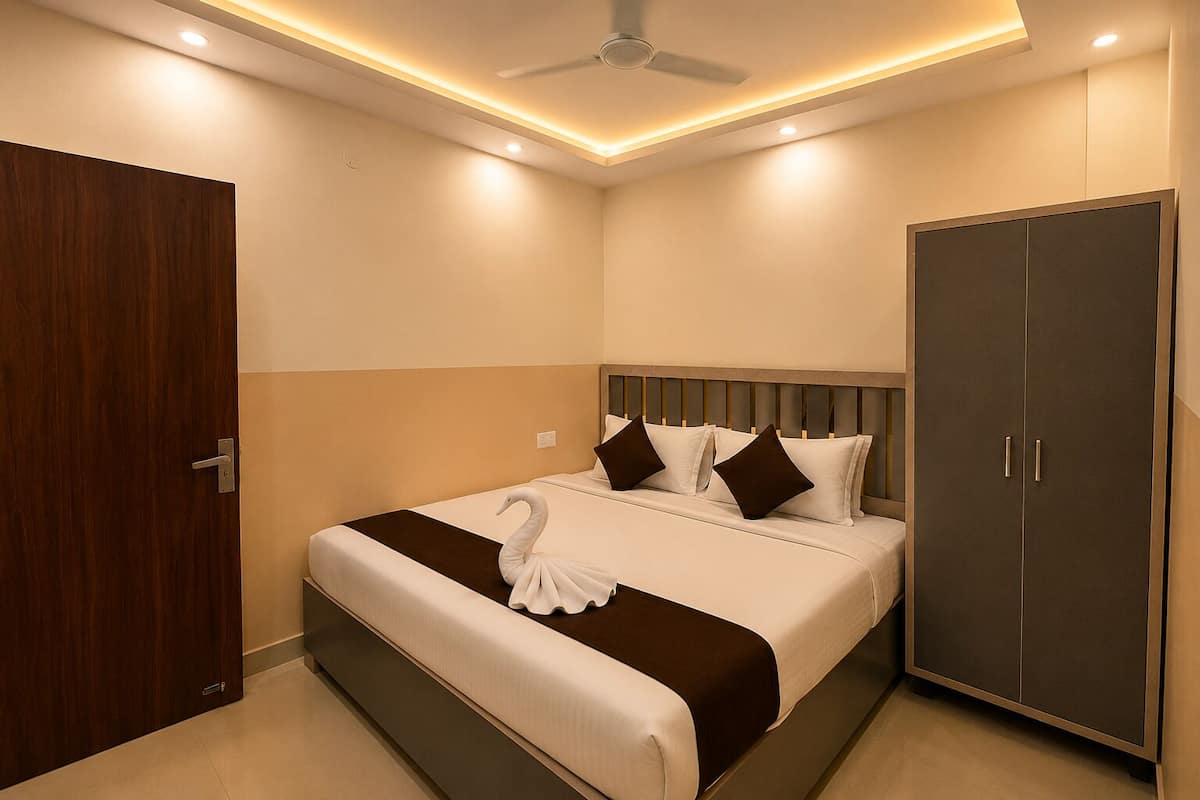 Deluxe Room | Desk, WiFi (free)