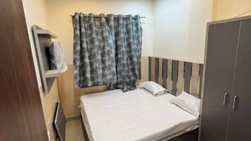 Classic Room | Desk, free WiFi