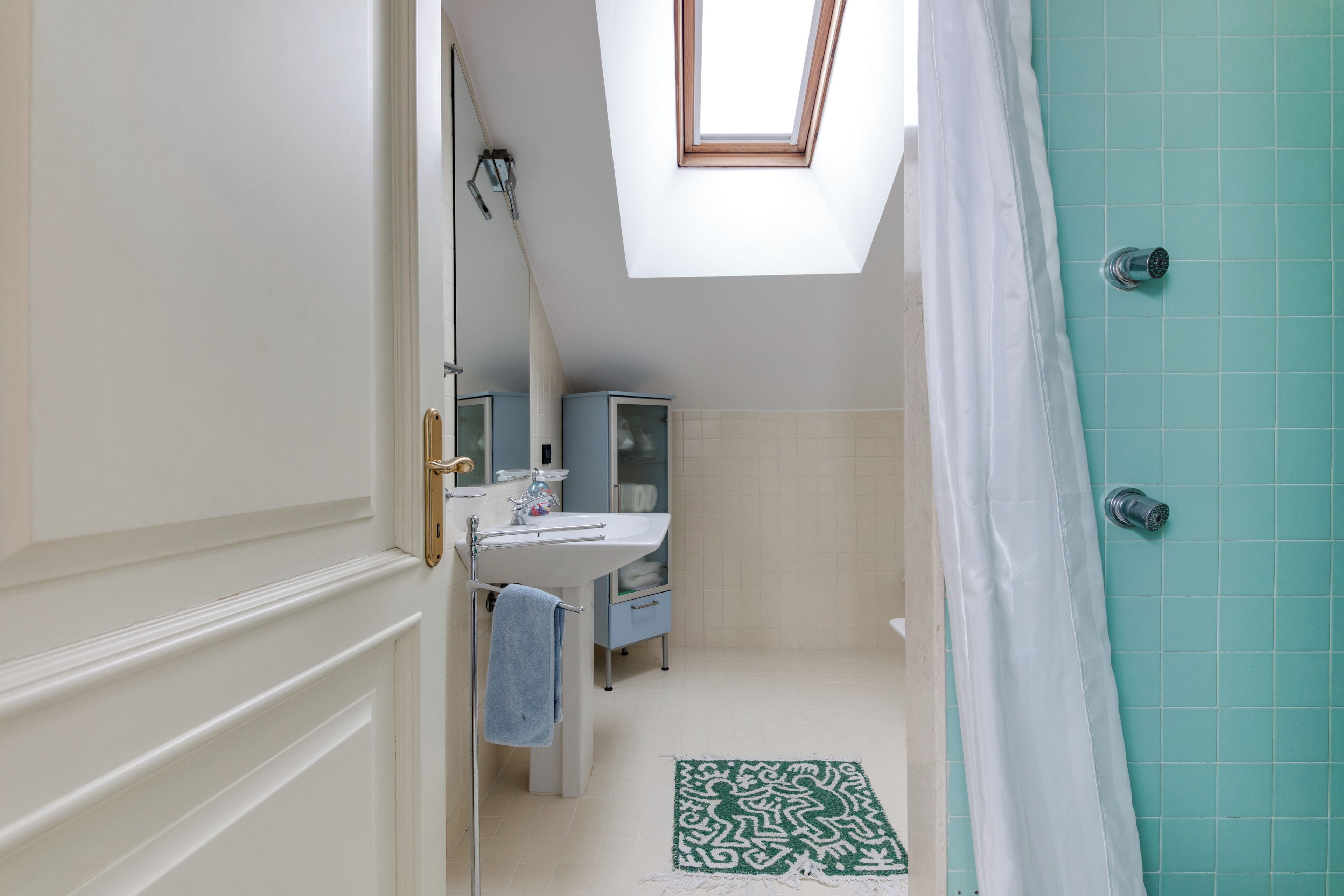 Dusche, Haartrockner, Bidet, Handtücher