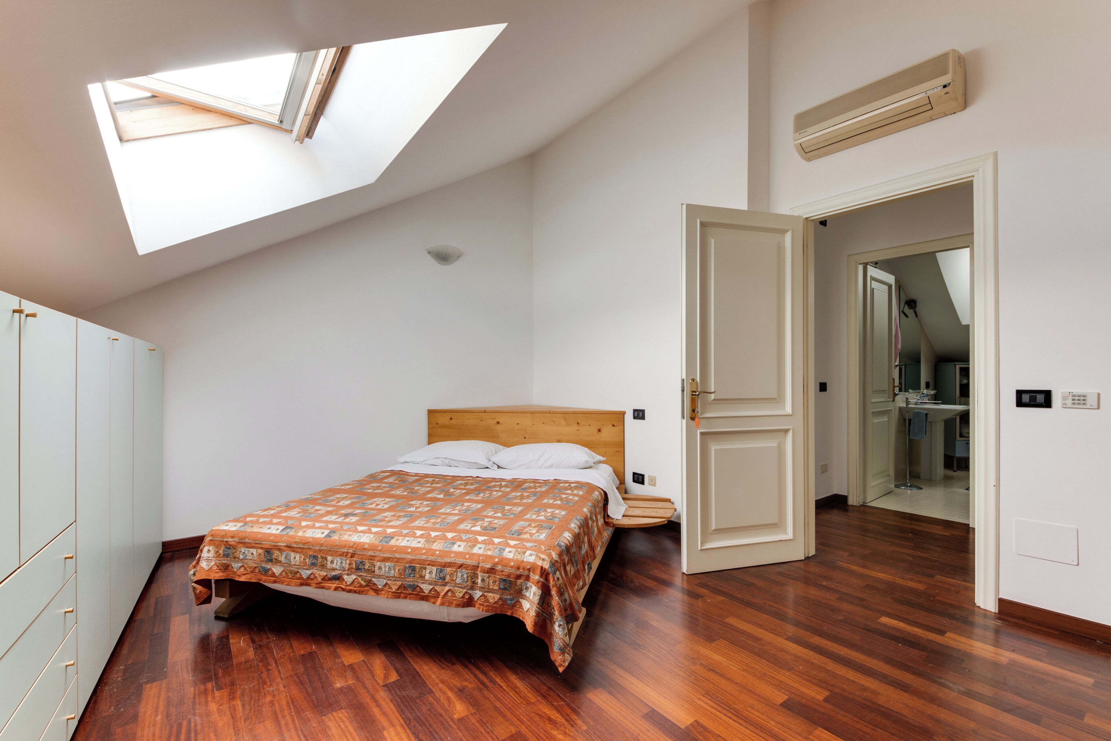 5 chambres, fer et planche à repasser, Wi-Fi gratuit, draps fournis