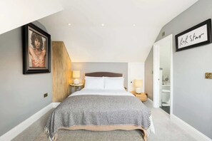 4 dormitoris, planxa i posts de planxar, wifi i roba de llit 