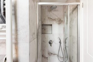 Dusche, Haartrockner
