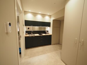 Private kitchen - Triple room 5 minutes from Castel dell'Ovo (Napoli)