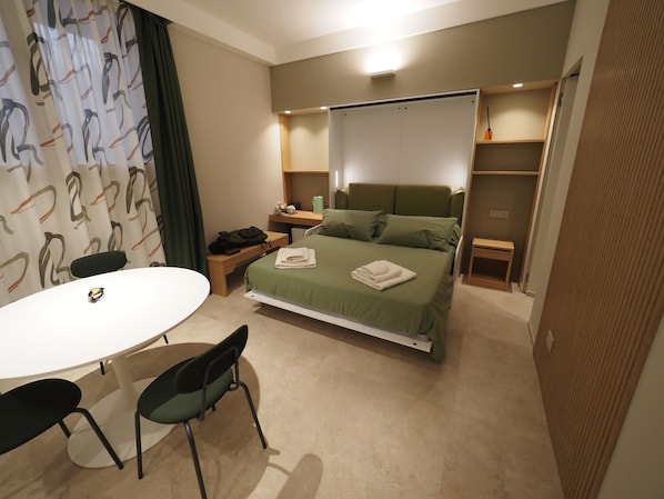 Room - Triple room 5 minutes from Castel dell'Ovo (Napoli)
