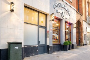 Apartment, 1 Bedroom | Exterior detail - Leicester 1-bed Private Jacuzzi (Leicester)