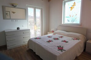 Apartment, Courtyard View | Soundproofing, iron/ironing board, free WiFi