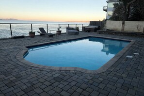 Pool - Spacious waterfront 5-bedroom house in lovely Corte Madera with patio and pool (corte madera)