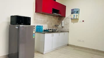 Quarto casal básico | Cozinha privada