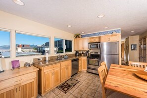Fridge, microwave, oven, stovetop - Beach Front Oceanside Escape (Lincoln City)