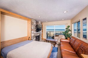 Free WiFi, bed sheets - Beach Front Oceanside Escape (Lincoln City)