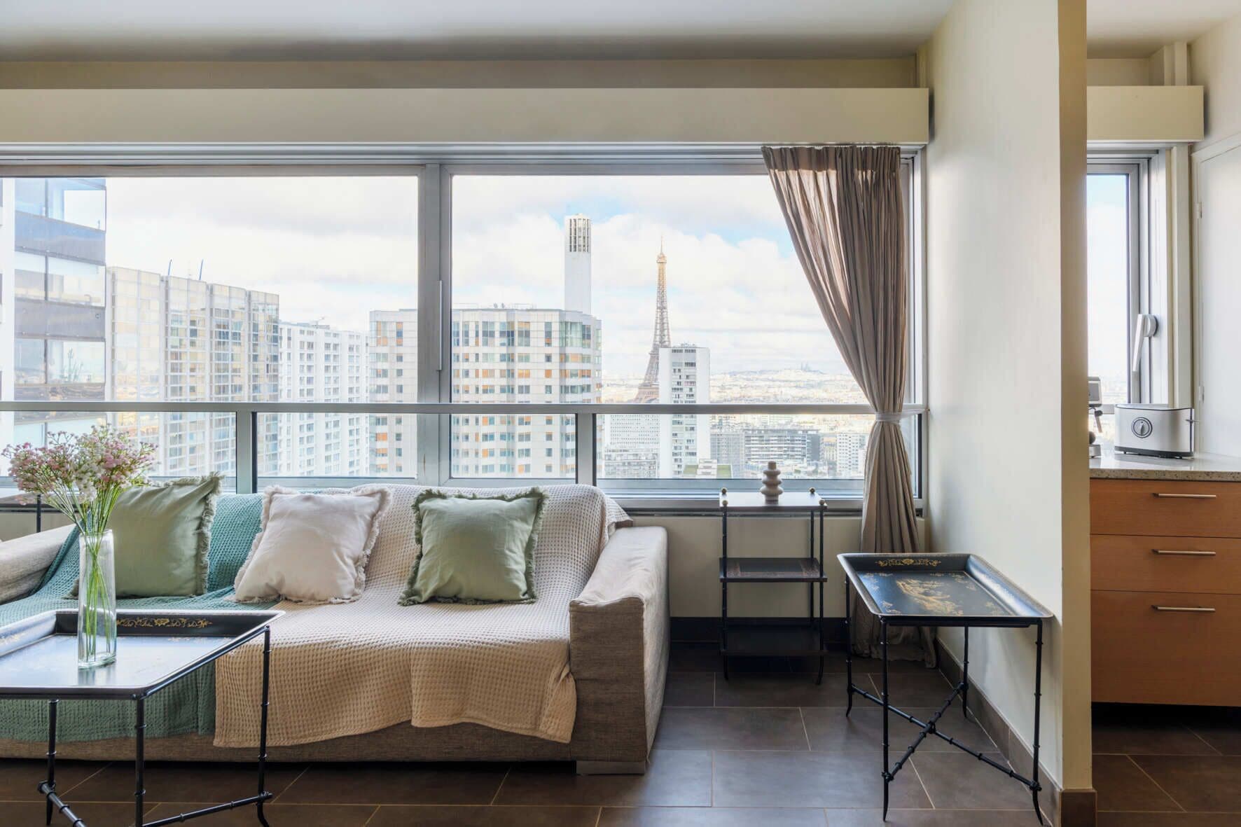 Apartment, City View | Living area