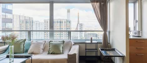 Apartment, City View | Living area