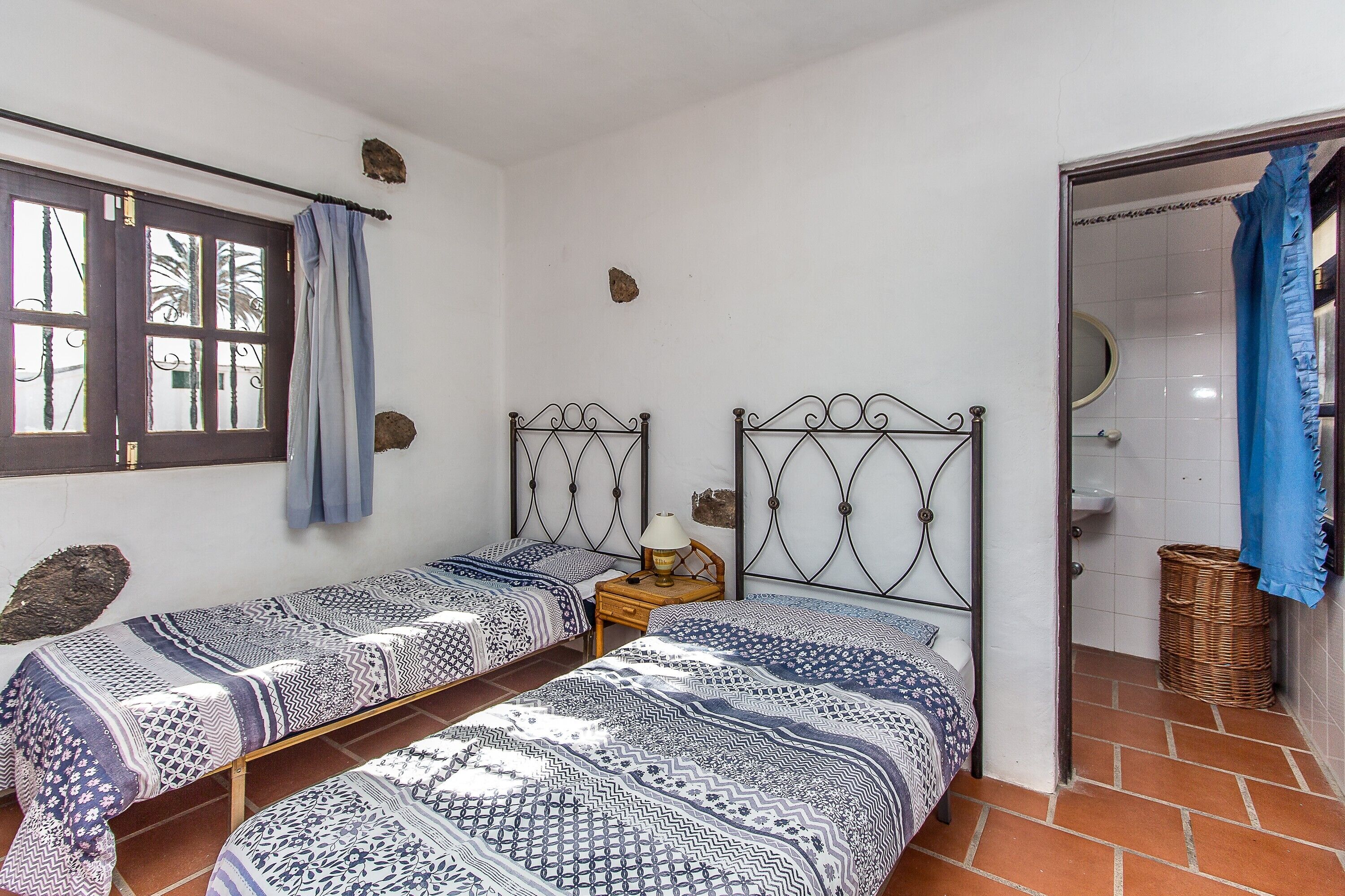 3 makuuhuonetta, silitysrauta/-lauta, Wi-Fi, vuodevaatteet