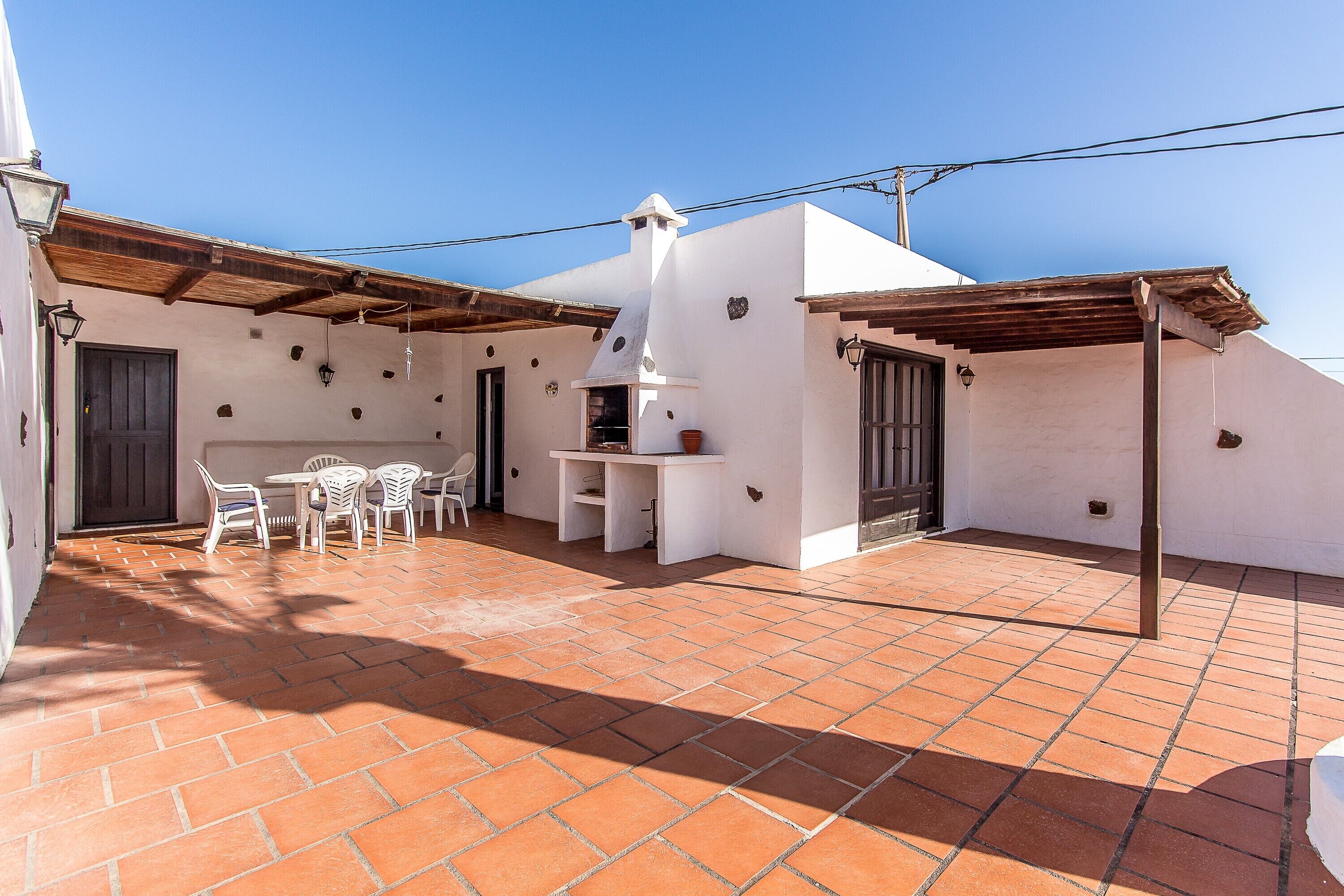 屋外ダイニングエリア