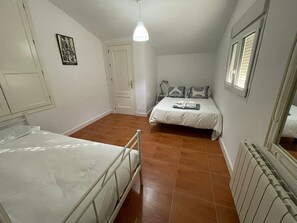 Bügeleisen/Bügelbrett, WLAN, Bettwäsche