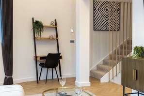 Apartment - Luxury Church Conversion in Hale - Sleeps 4 (Altrincham)