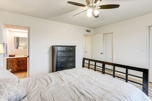 Interior - Close to Golf! 55-plus Snowbird Escape in Mesa (Mesa)