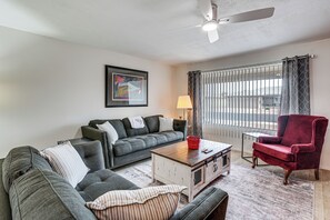 Interior - Close to Golf! 55-plus Snowbird Escape in Mesa (Mesa)
