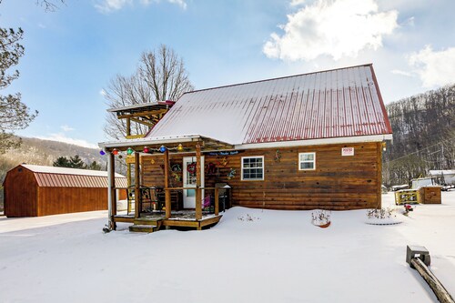 Family Cabin! Close to Greenbrier River & Snowshoe