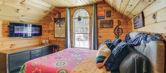 Family Cabin! Close to Greenbrier River & Snowshoe