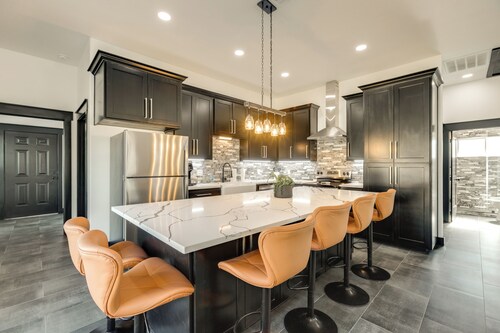 Roo's Hideaway Modern 3BR Near Round Top & A&m!